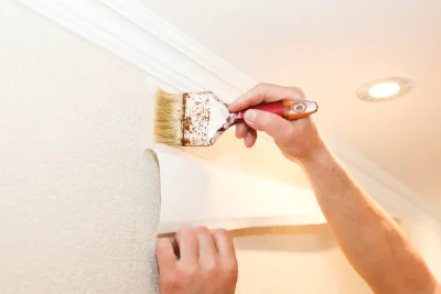 Pose de papier peint à Pierrefonds — revêtements muraux et toiles de verre